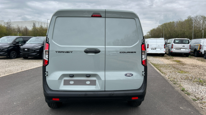 Ford Transit Courier Diesel 1.5 EcoBlue Trend Van - Image 11